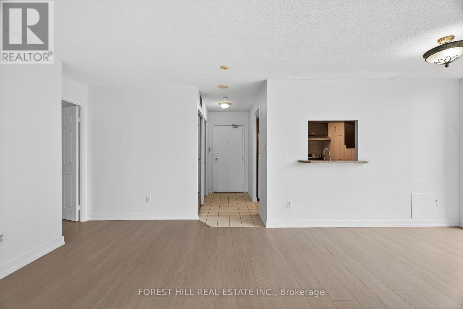 210 - 285 Enfield Place, Mississauga, Ontario  L5B 3Y6 - Photo 11 - W12796022