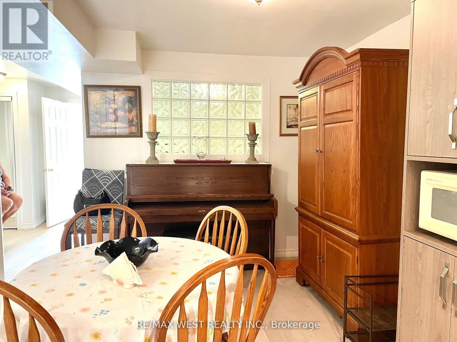 Lower - 328 Caledonia Road, Toronto, Ontario  M6E 4T6 - Photo 12 - W12796028