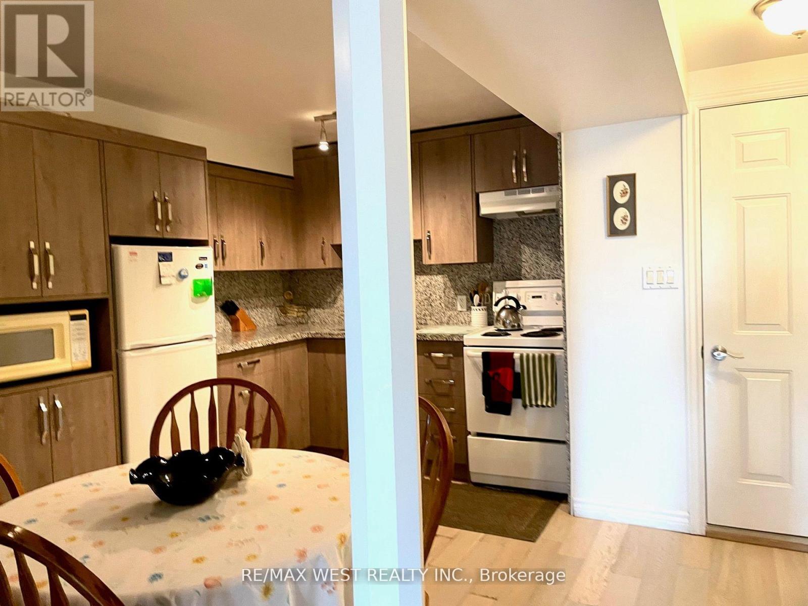 Lower - 328 Caledonia Road, Toronto, Ontario  M6E 4T6 - Photo 14 - W12796028