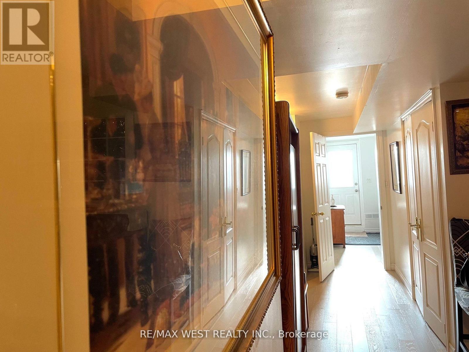 Lower - 328 Caledonia Road, Toronto, Ontario  M6E 4T6 - Photo 18 - W12796028