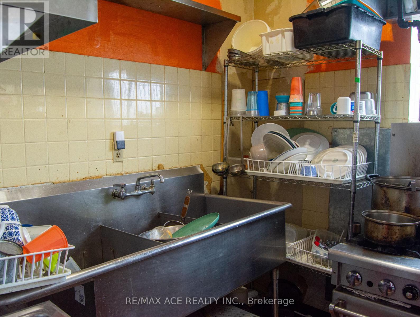 1820 Eglington Avenue W, Toronto, Ontario  M6E 2H6 - Photo 22 - W12796046