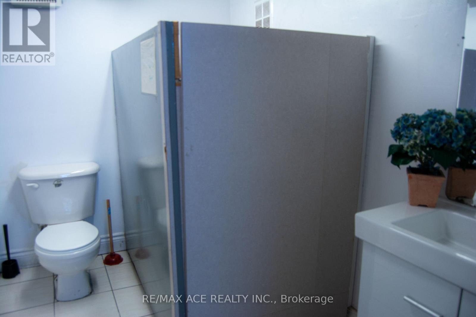 1820 Eglington Avenue W, Toronto, Ontario  M6E 2H6 - Photo 32 - W12796046