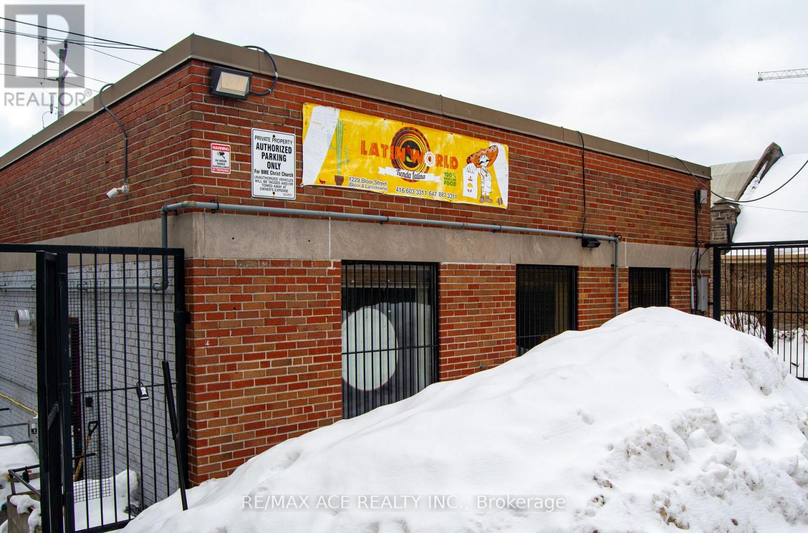 1820 Eglington Avenue W, Toronto, Ontario  M6E 2H6 - Photo 35 - W12796046