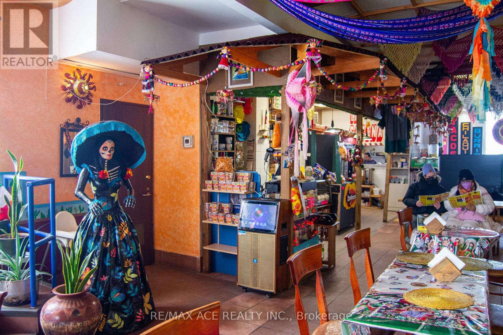 1820 Eglington Avenue W, Toronto, Ontario  M6E 2H6 - Photo 8 - W12796046