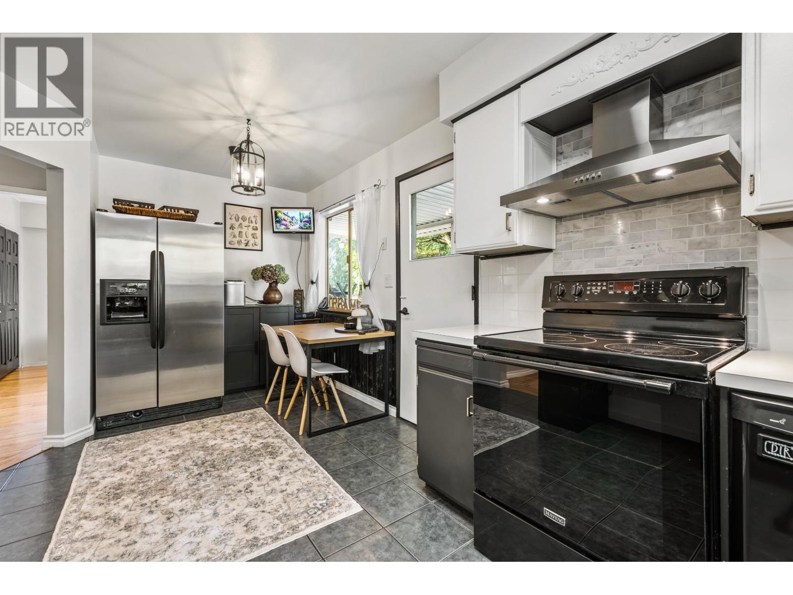 2560 Haversley Avenue, Coquitlam, British Columbia  V3J 1W5 - Photo 17 - R3089767