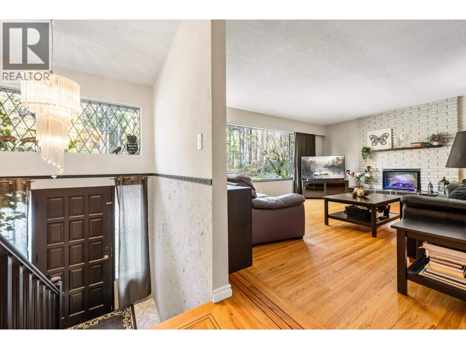 2560 Haversley Avenue, Coquitlam, British Columbia  V3J 1W5 - Photo 5 - R3089767