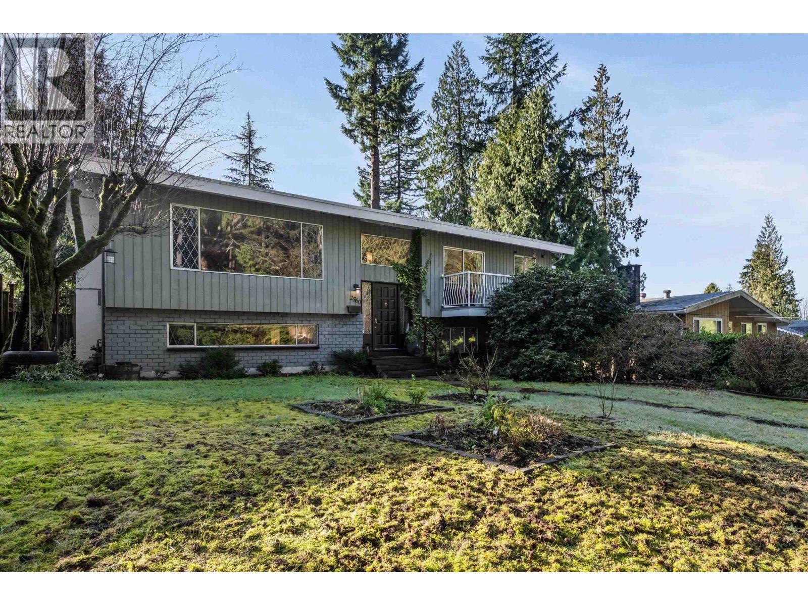 2560 Haversley Avenue, Coquitlam, British Columbia  V3J 1W5 - Photo 2 - R3089767