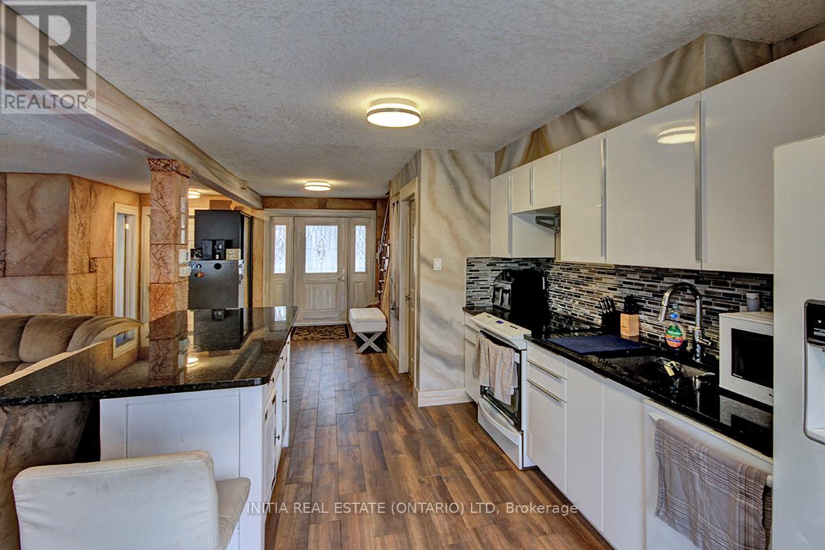 1622 Jalna Boulevard, London South, Ontario  N6E 3L1 - Photo 4 - X12796088