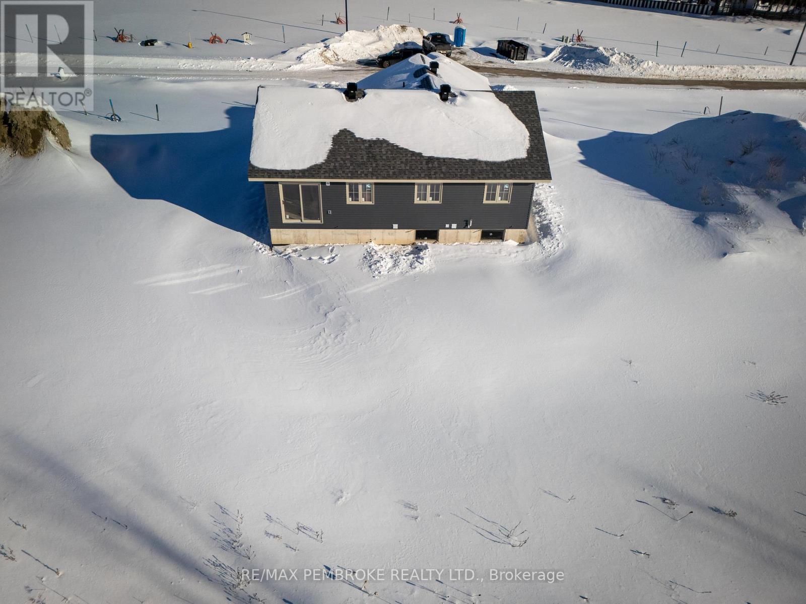13 Eddy Crescent, Pembroke, Ontario  K8A 0M1 - Photo 3 - X12796086