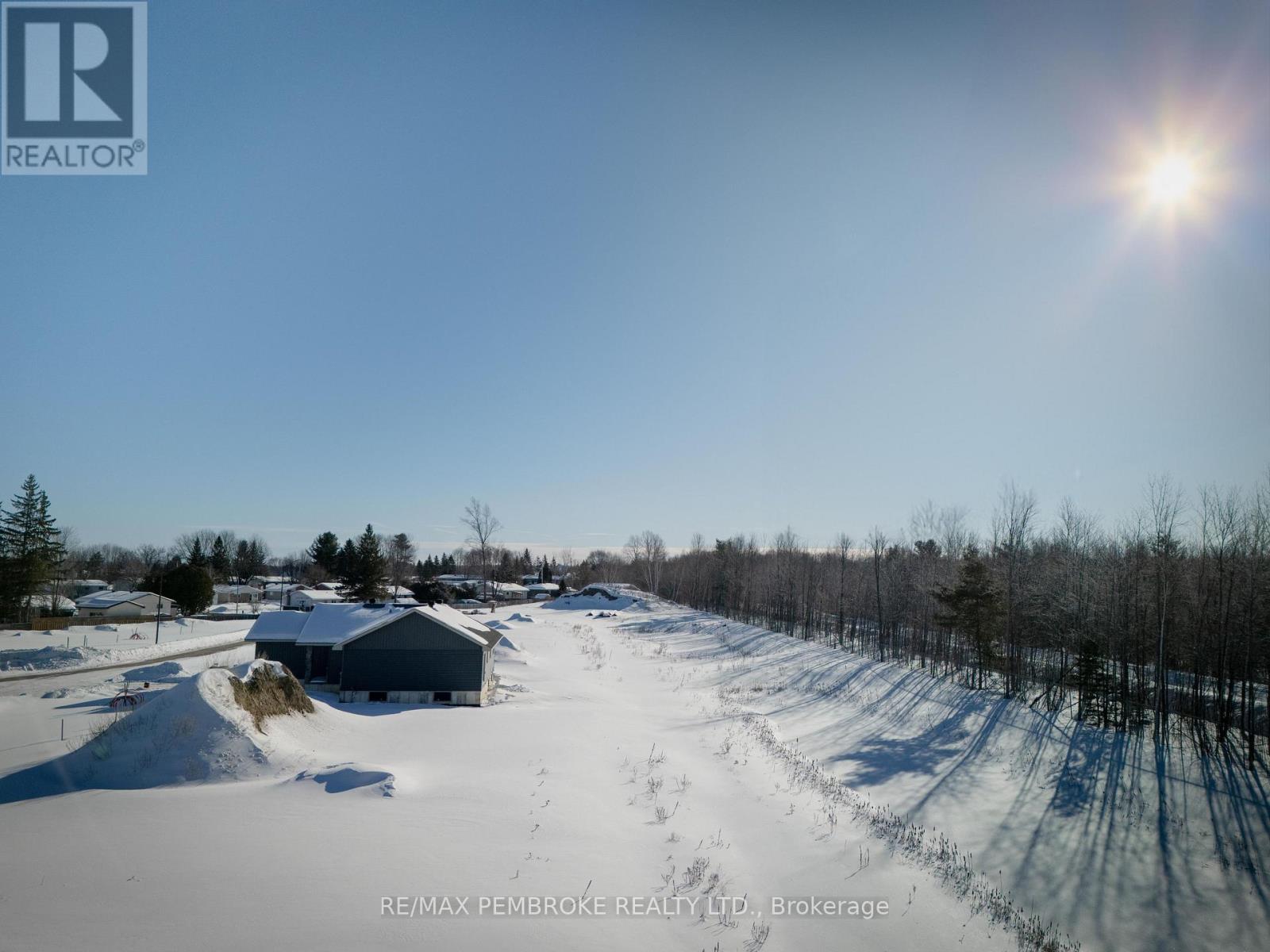 13 Eddy Crescent, Pembroke, Ontario  K8A 0M1 - Photo 5 - X12796086