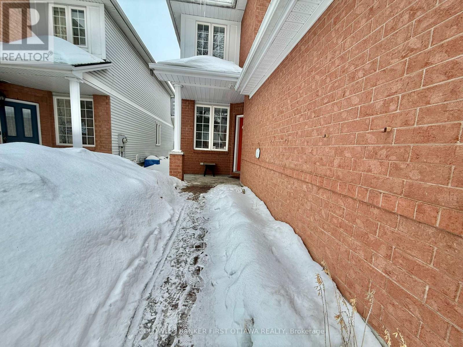 70 Trump Avenue, Ottawa, Ontario  K2C 4A4 - Photo 2 - X12796058