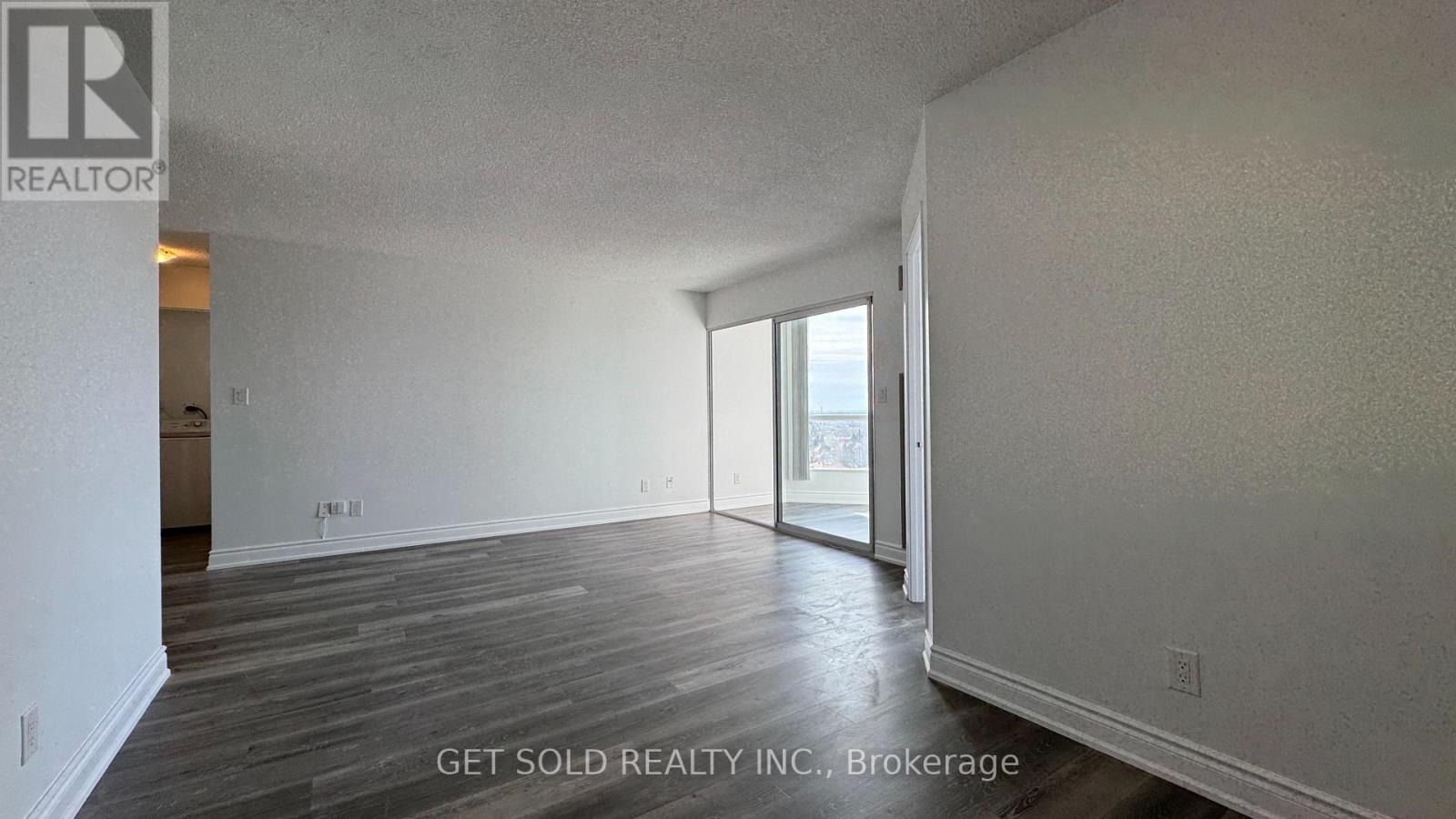 702 - 145 Hillcrest Avenue, Mississauga, Ontario  L5B 3Z1 - Photo 6 - W12769640