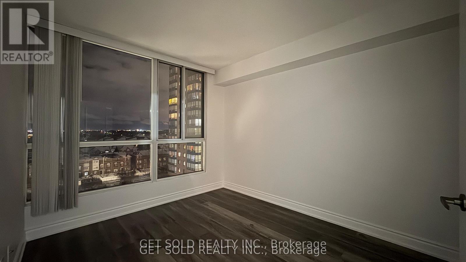 702 - 145 Hillcrest Avenue, Mississauga, Ontario  L5B 3Z1 - Photo 15 - W12769640