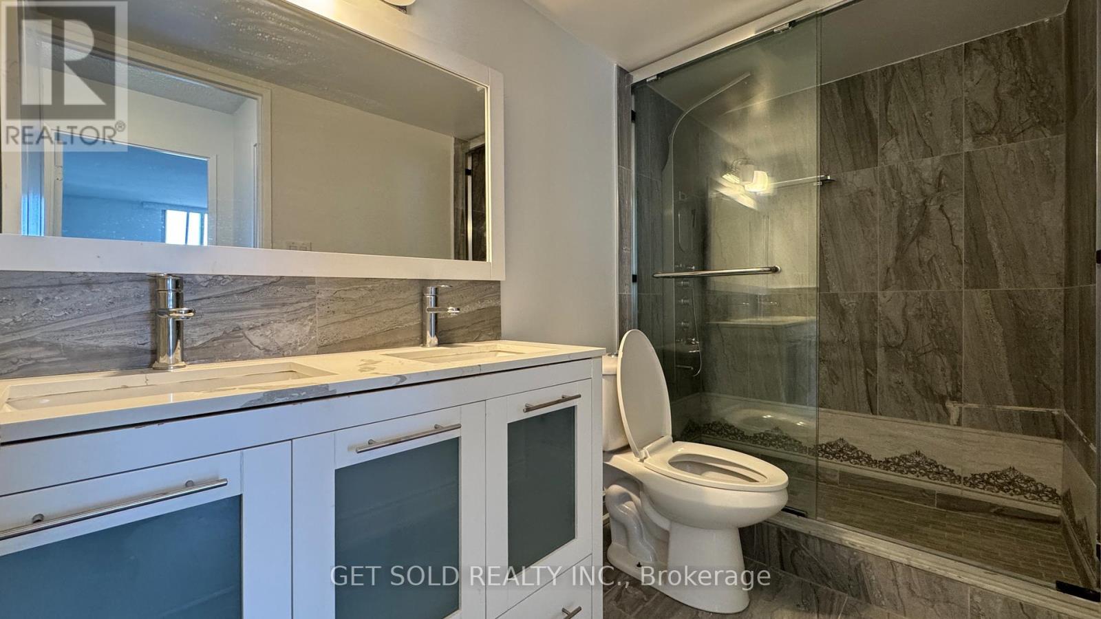 702 - 145 Hillcrest Avenue, Mississauga, Ontario  L5B 3Z1 - Photo 9 - W12769640