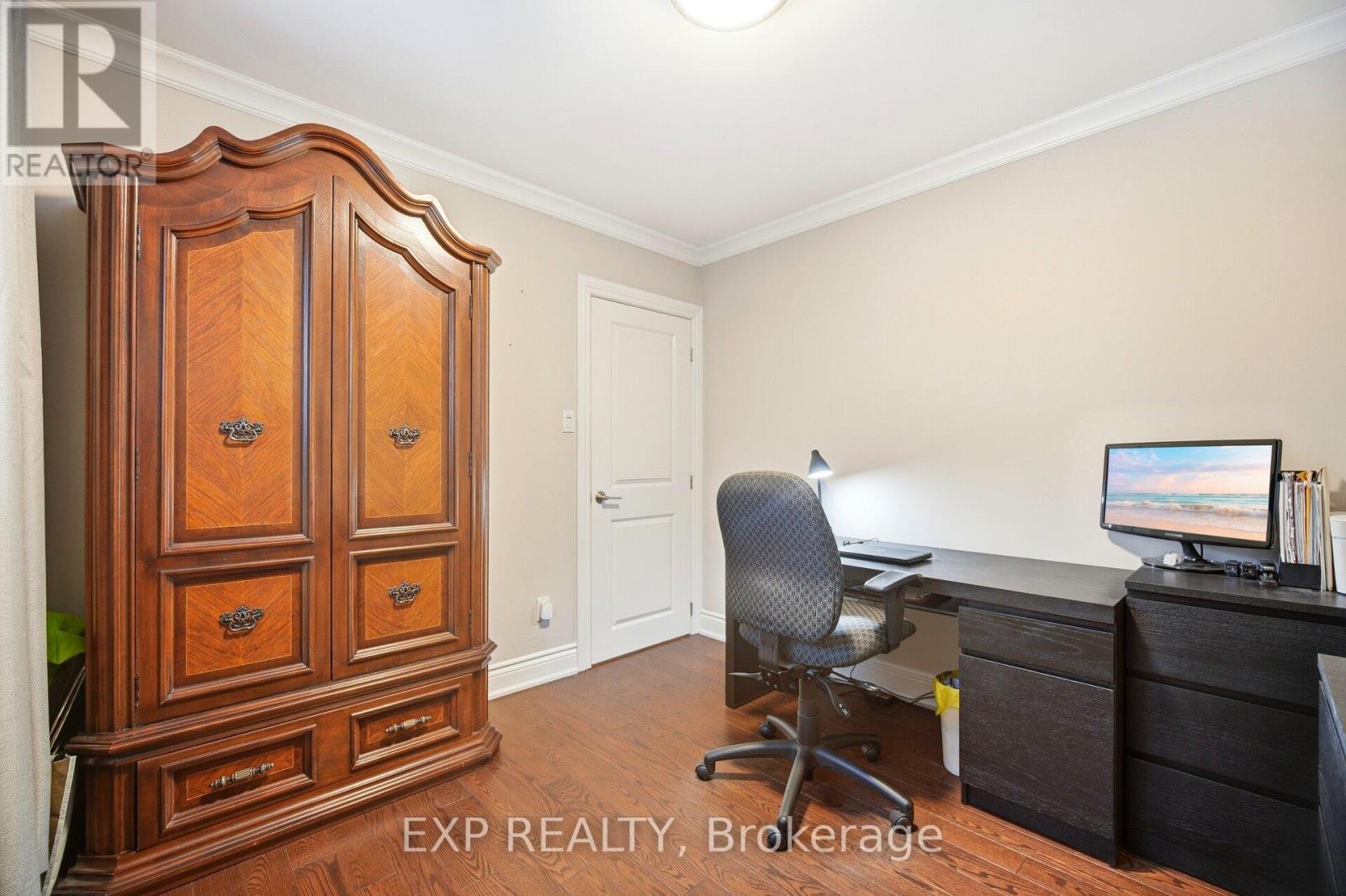 298 Edrich Court, Mississauga, Ontario  L5A 1R3 - Photo 23 - W12795630