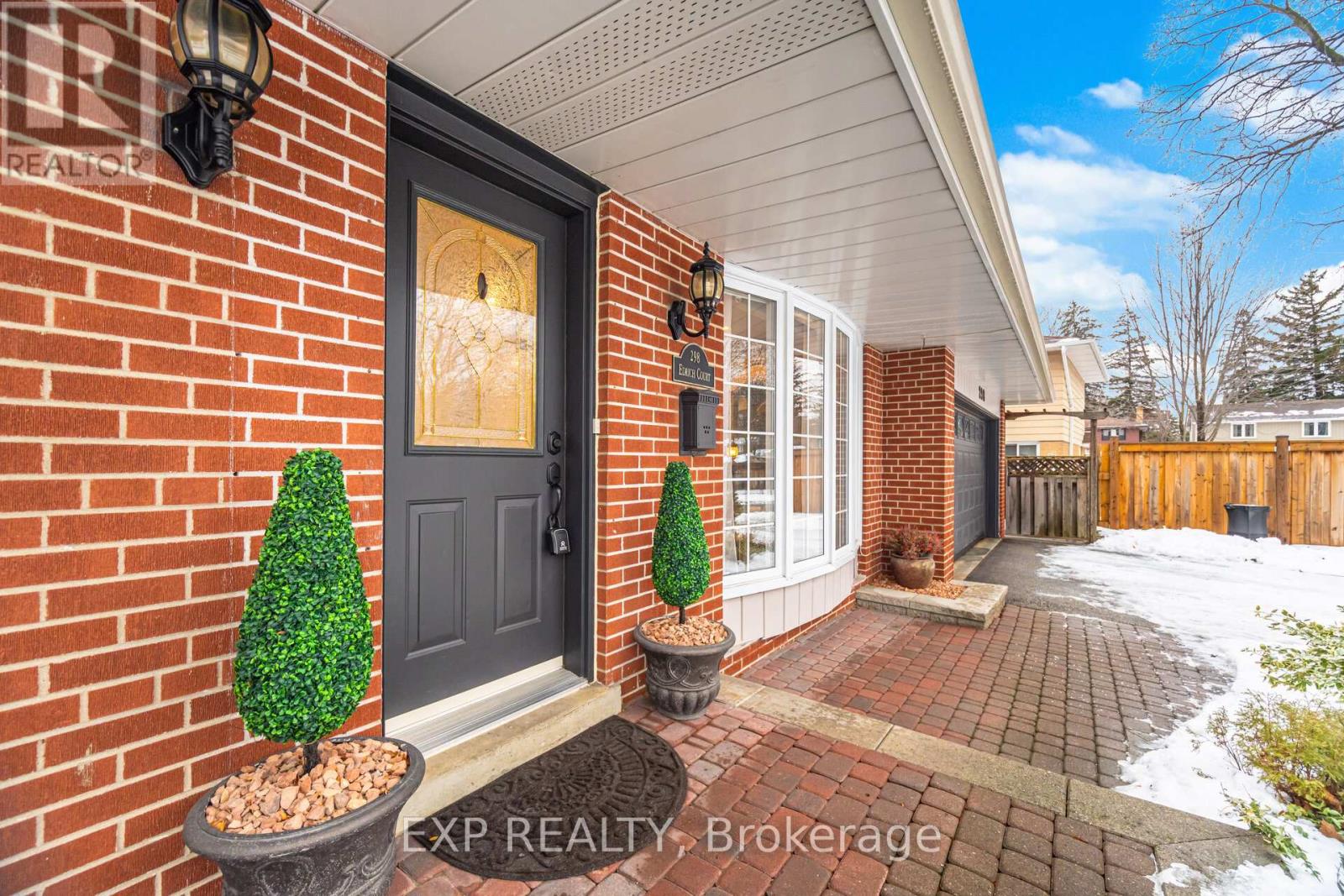 298 Edrich Court, Mississauga, Ontario  L5A 1R3 - Photo 3 - W12795630