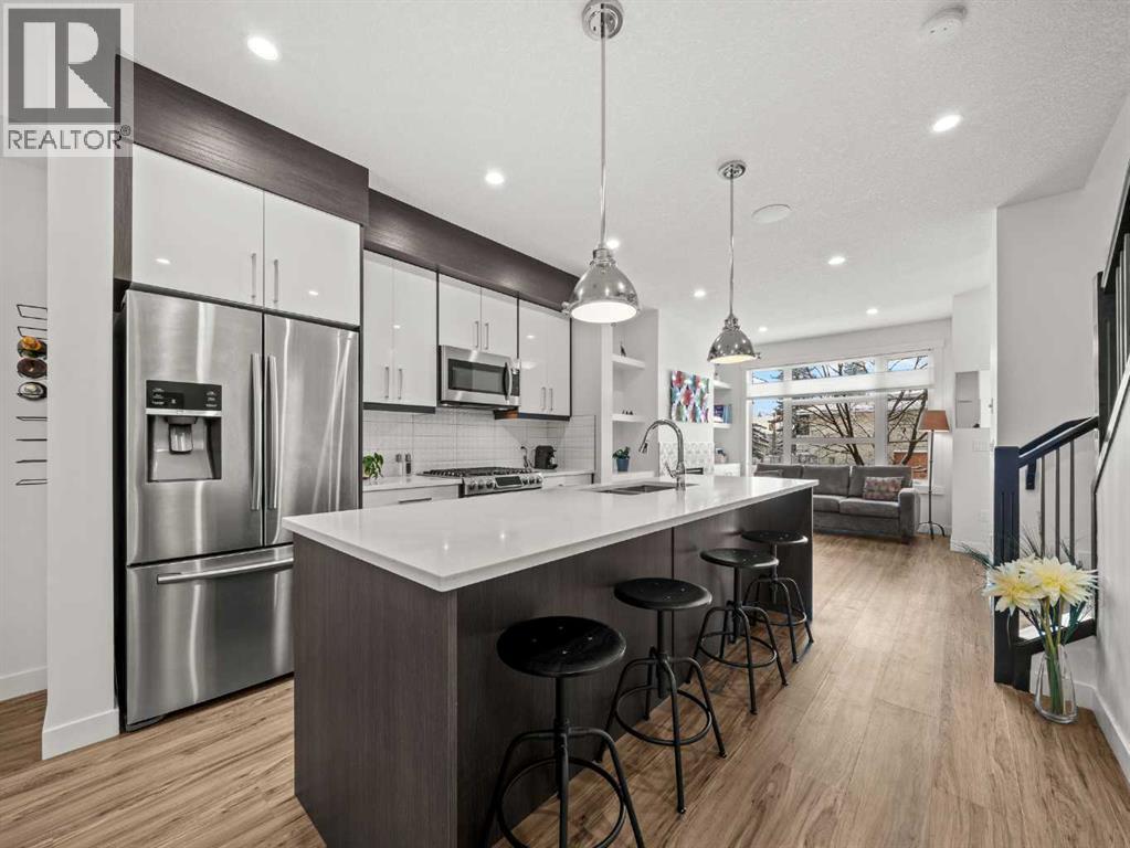 1883 47 Street Nw, Calgary, Alberta  T3B 6G2 - Photo 2 - A2273840