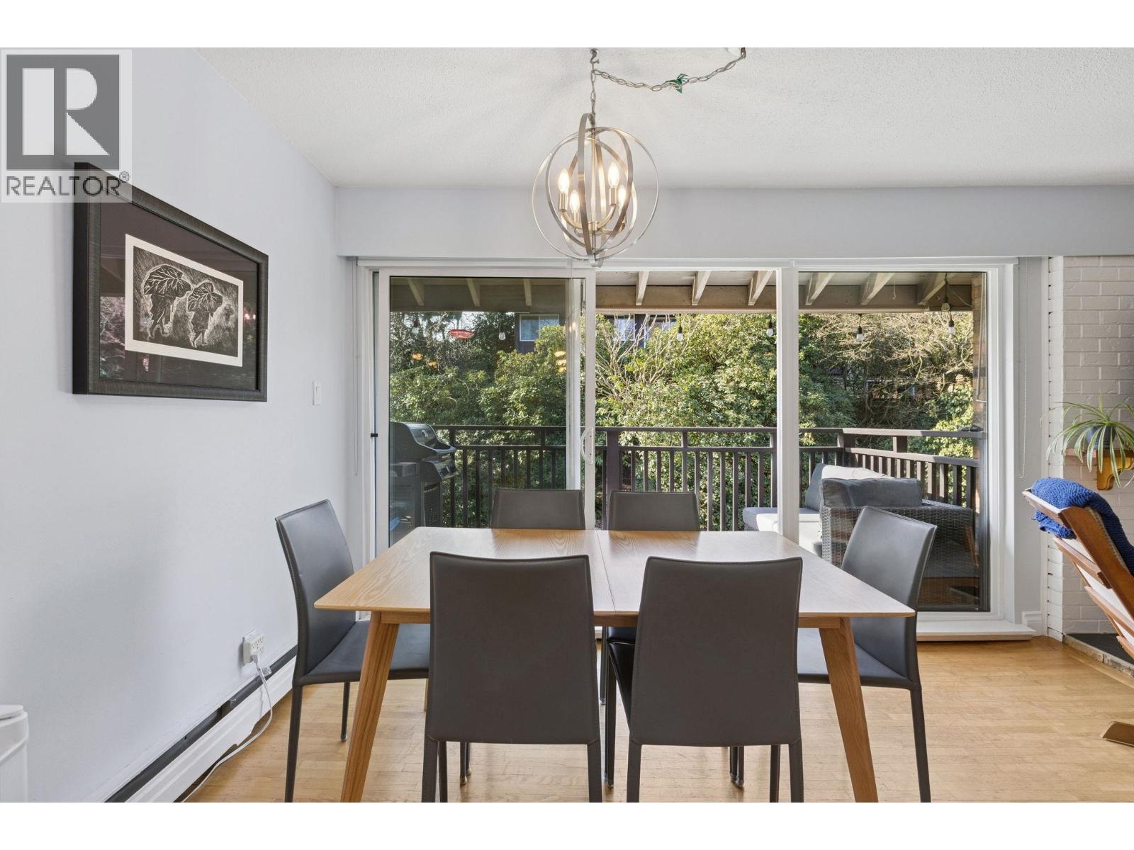 214 555 W 28th Street, North Vancouver, British Columbia  V7N 2J7 - Photo 2 - R3090117