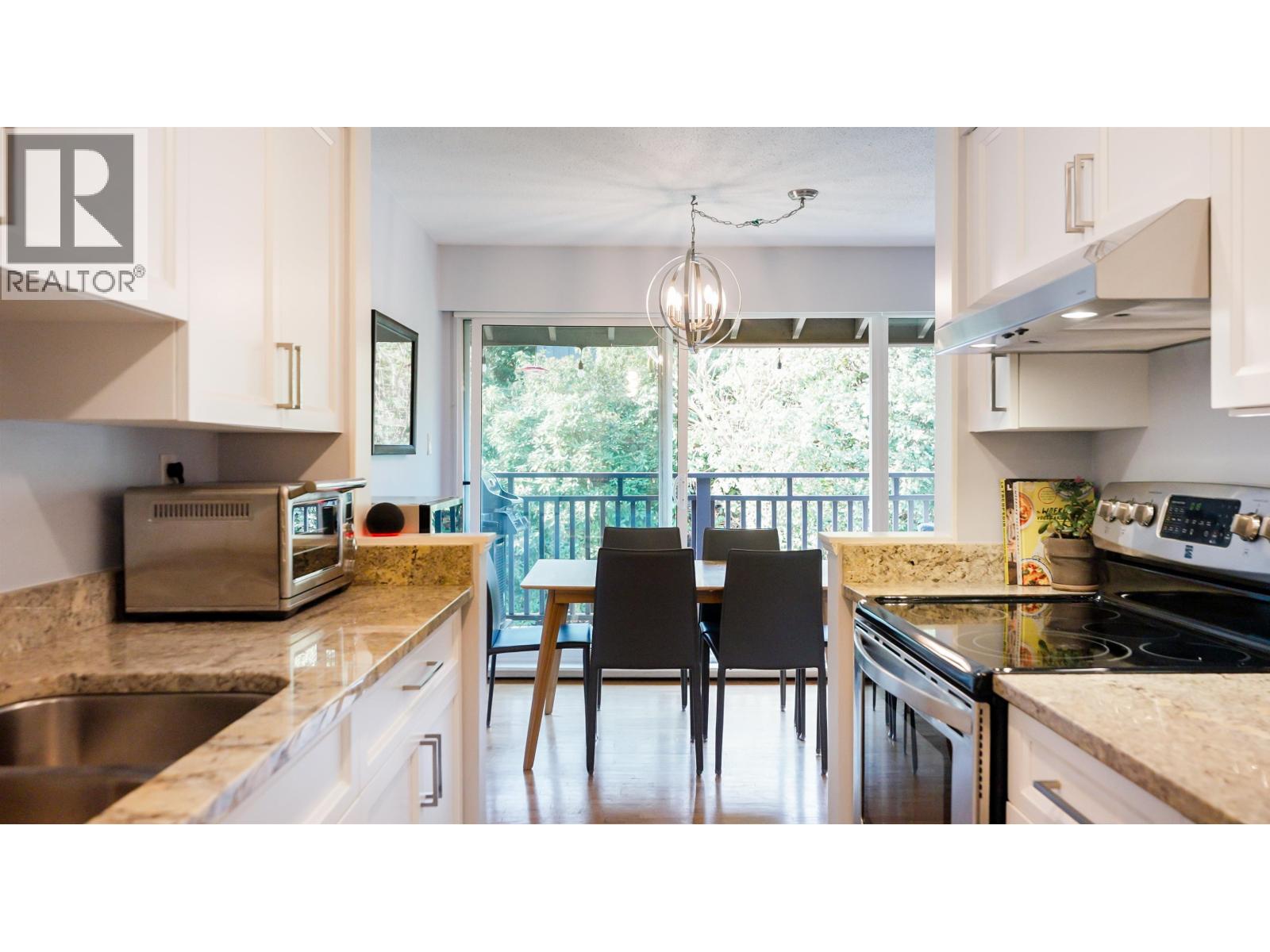 214 555 W 28th Street, North Vancouver, British Columbia  V7N 2J7 - Photo 8 - R3090117