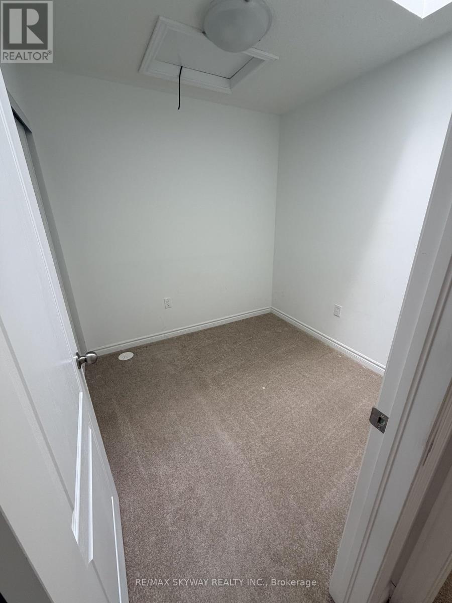 16 Joseph Halbert Place, Caledon, Ontario  L7C 4L5 - Photo 16 - W12795736