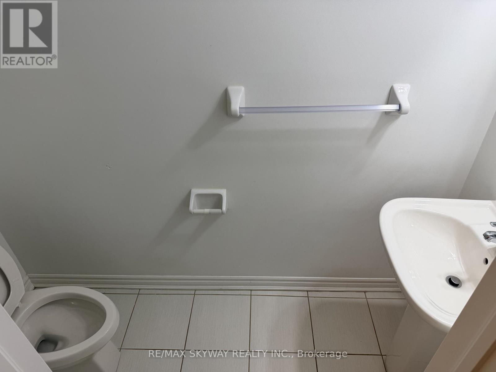 16 Joseph Halbert Place, Caledon, Ontario  L7C 4L5 - Photo 7 - W12795736