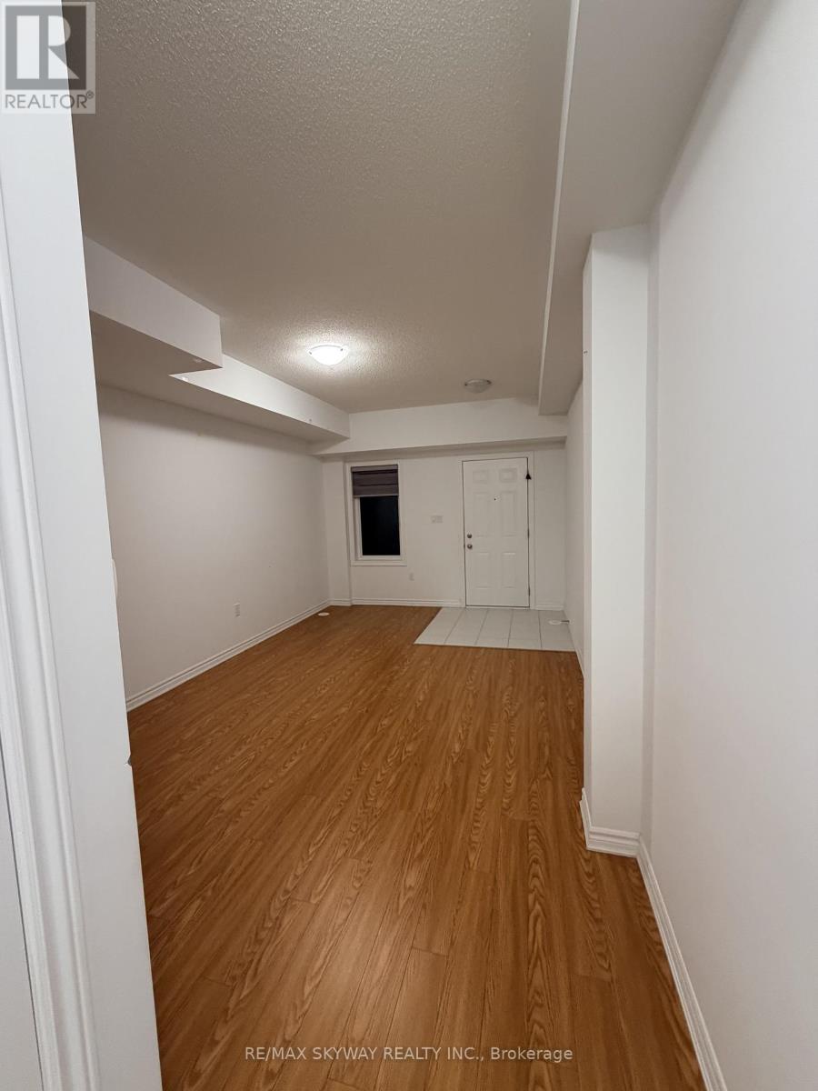 16 Joseph Halbert Place, Caledon, Ontario  L7C 4L5 - Photo 4 - W12795736