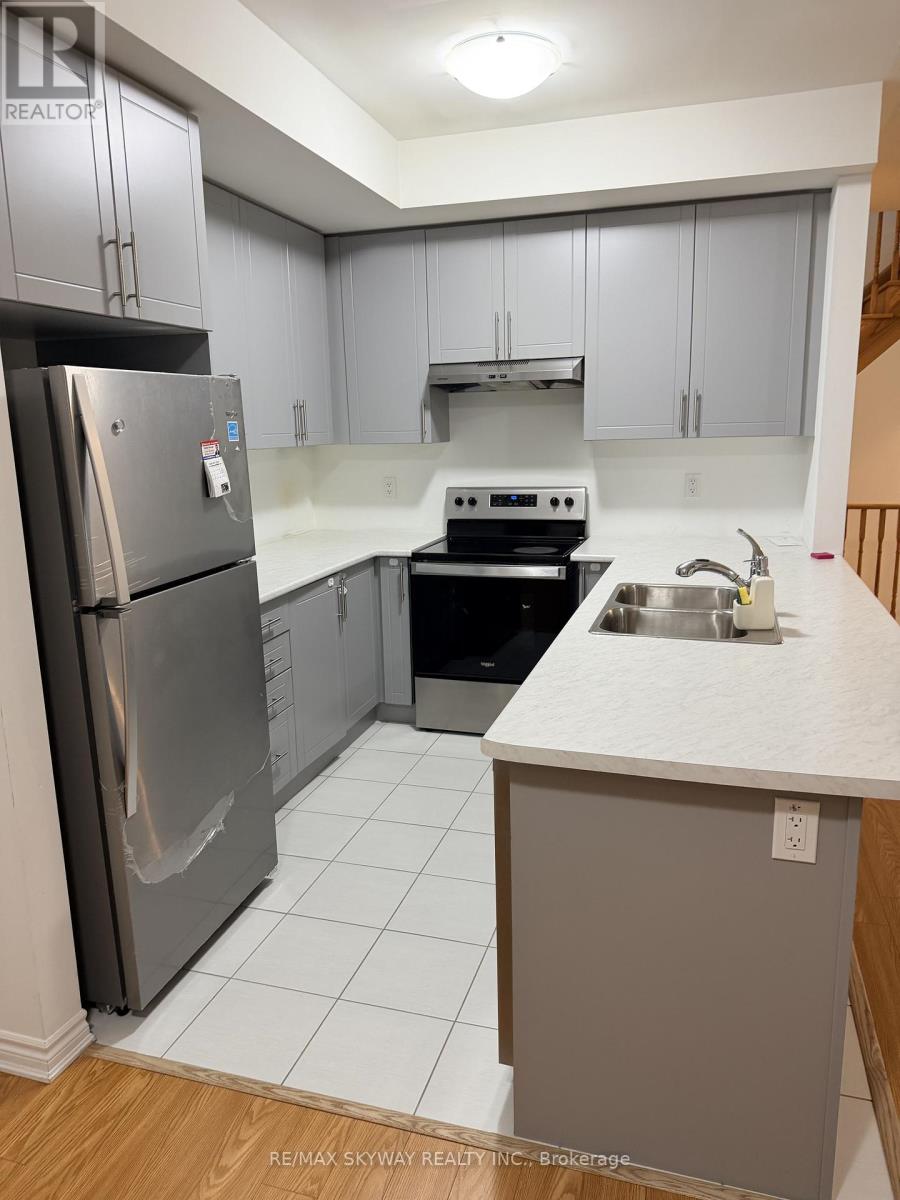 16 Joseph Halbert Place, Caledon, Ontario  L7C 4L5 - Photo 8 - W12795736