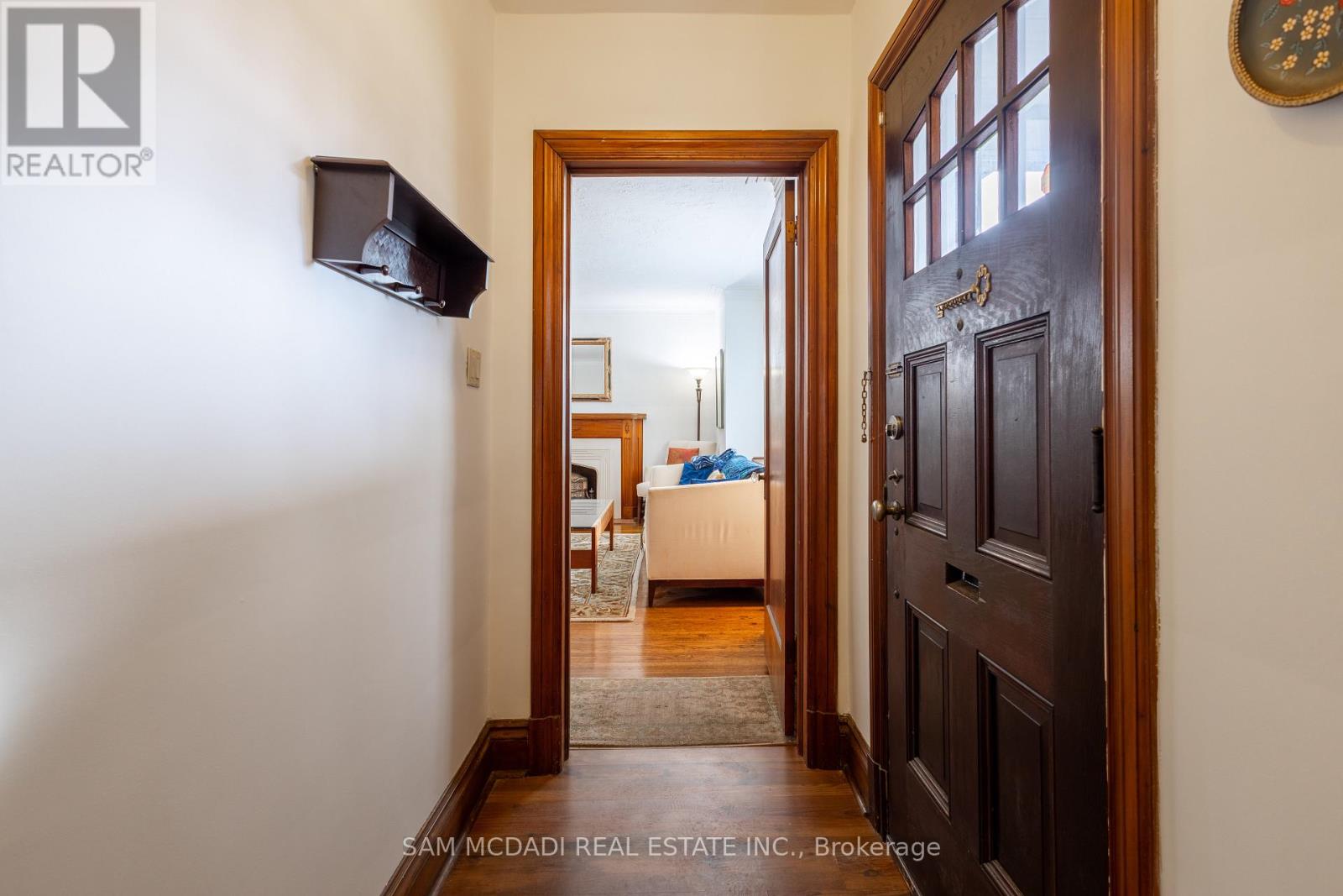 11 Brant Avenue, Mississauga, Ontario  L5G 3N9 - Photo 6 - W12796062