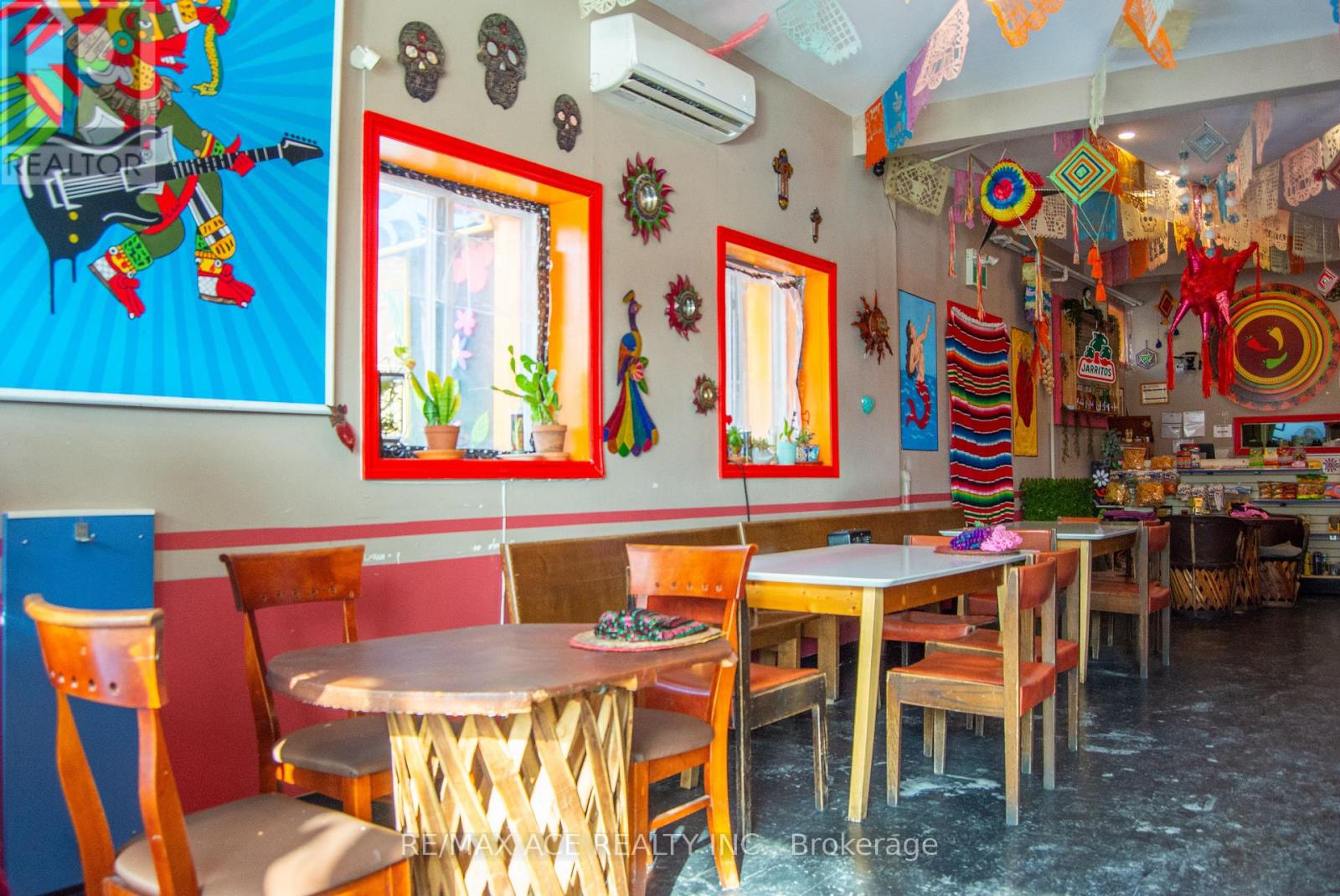 1262 Bloor Street W, Toronto, Ontario  M6H 1N5 - Photo 11 - W12796072