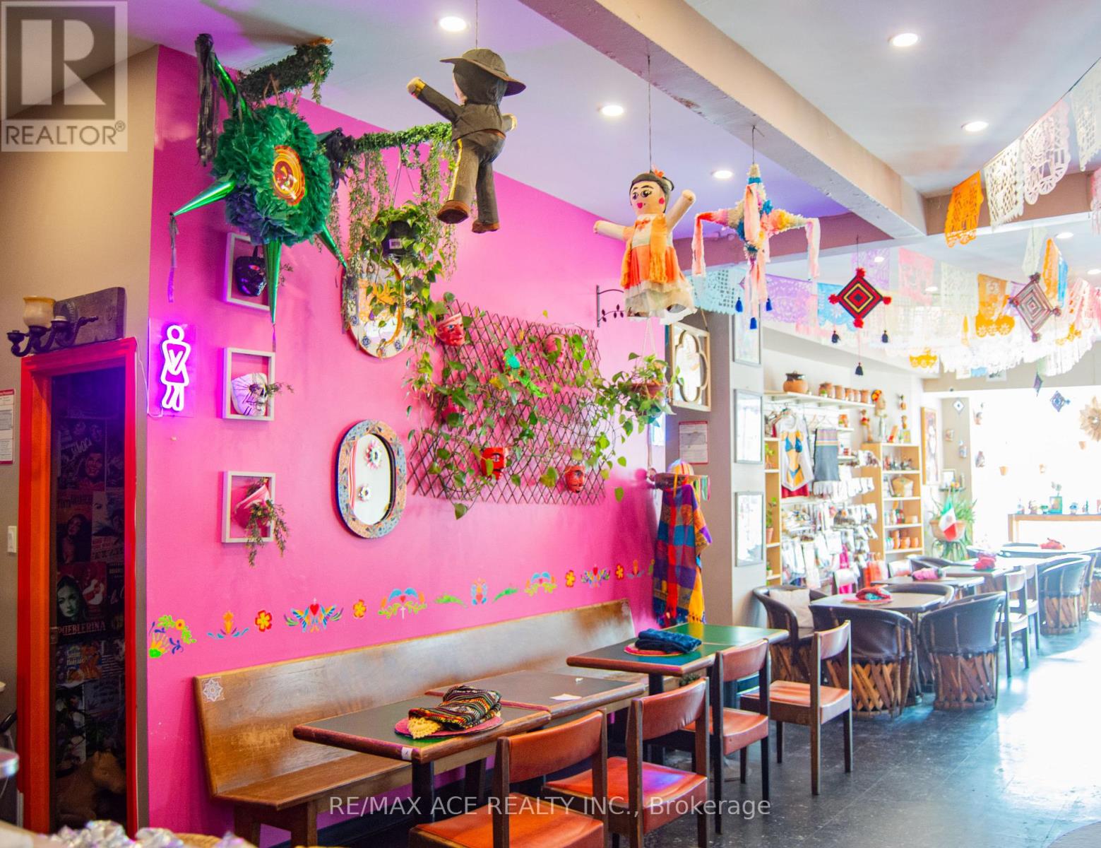 1262 Bloor Street W, Toronto, Ontario  M6H 1N5 - Photo 18 - W12796072