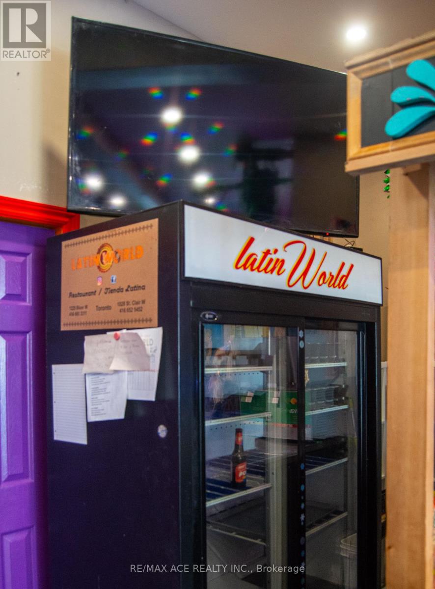 1262 Bloor Street W, Toronto, Ontario  M6H 1N5 - Photo 24 - W12796072