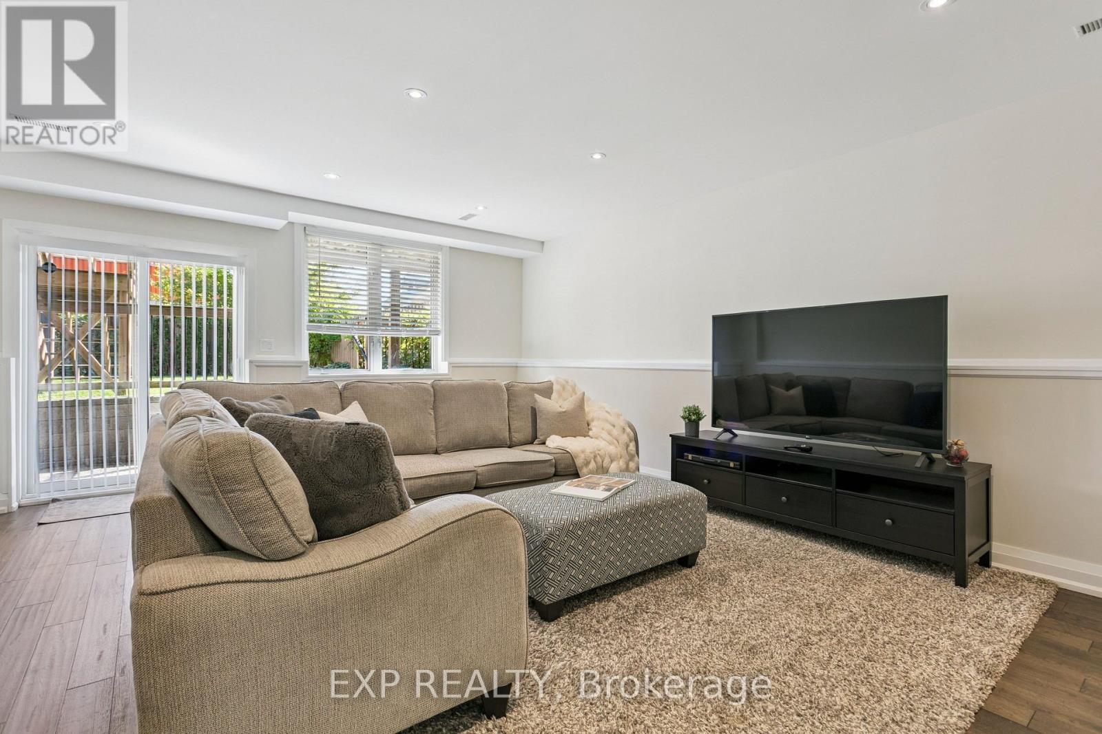 105 Twenty Second Street, Toronto, Ontario  M8V 3M5 - Photo 23 - W12796074