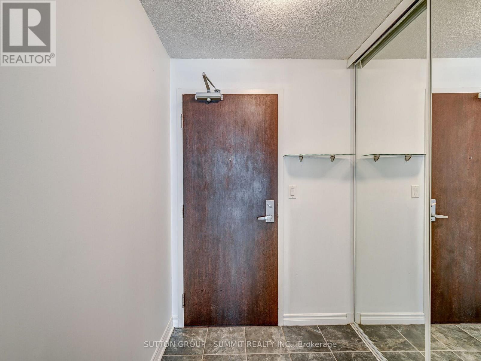 701 - 335 Rathburn Road W, Mississauga, Ontario  L5B 0C8 - Photo 12 - W12796092