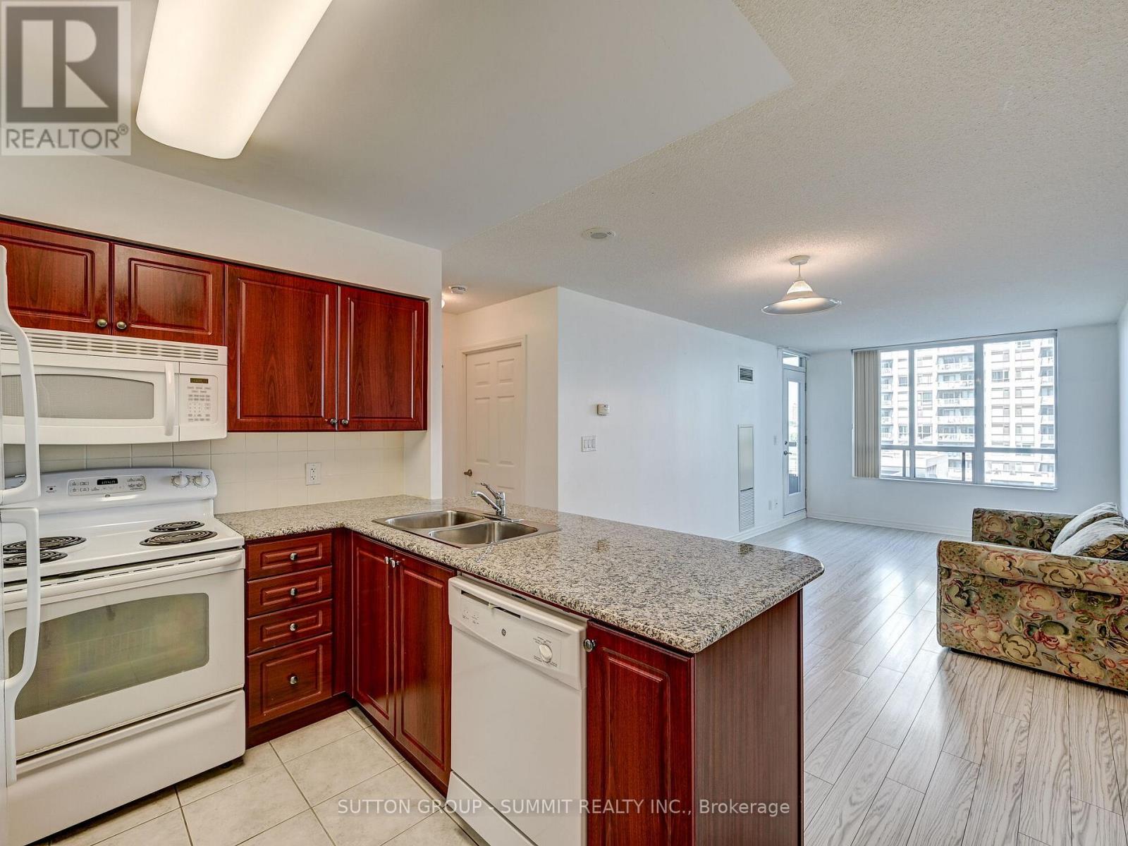 701 - 335 Rathburn Road W, Mississauga, Ontario  L5B 0C8 - Photo 13 - W12796092