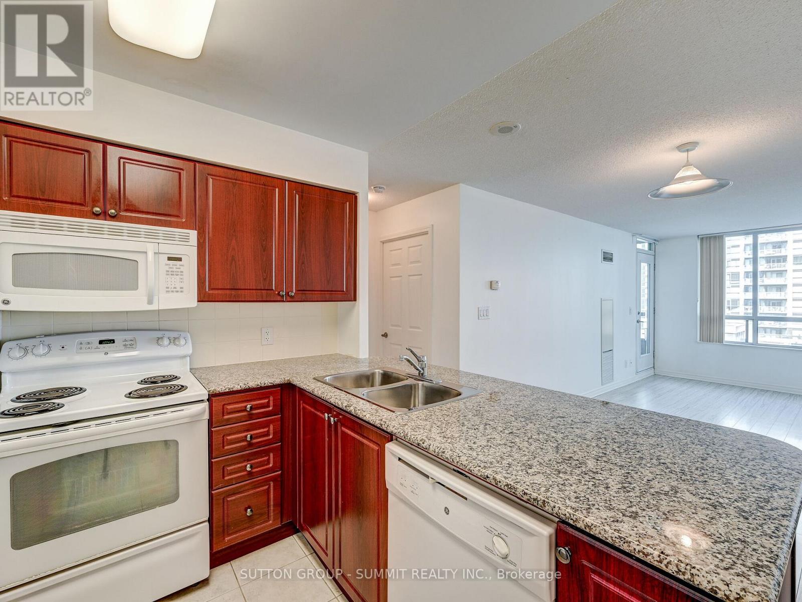 701 - 335 Rathburn Road W, Mississauga, Ontario  L5B 0C8 - Photo 16 - W12796092