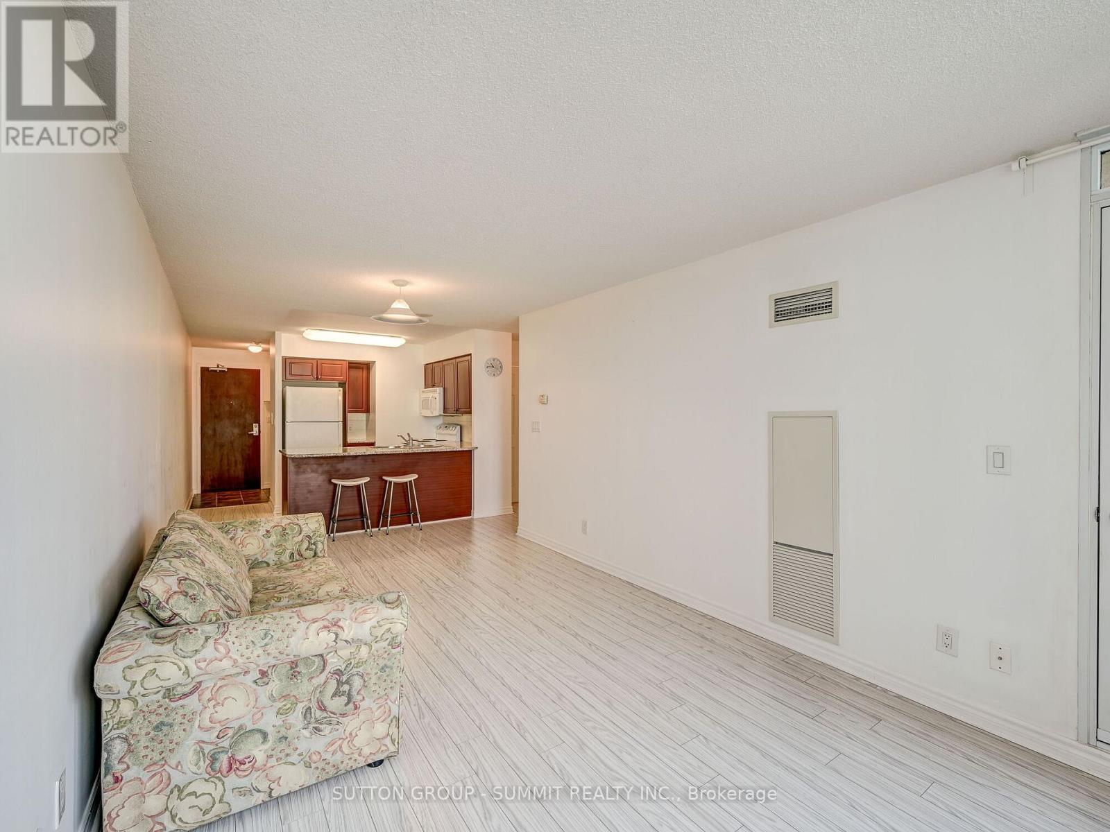 701 - 335 Rathburn Road W, Mississauga, Ontario  L5B 0C8 - Photo 27 - W12796092