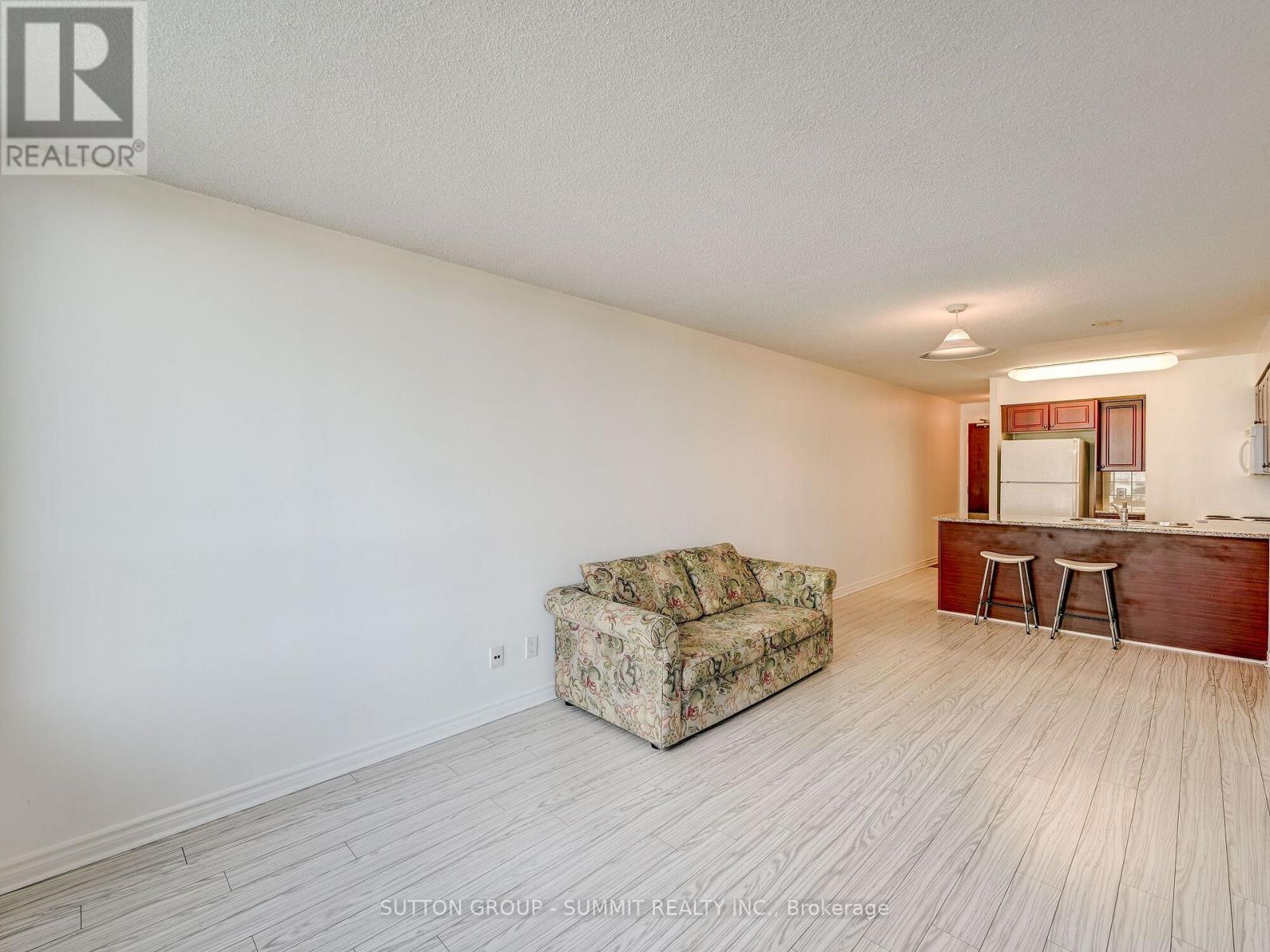 701 - 335 Rathburn Road W, Mississauga, Ontario  L5B 0C8 - Photo 29 - W12796092
