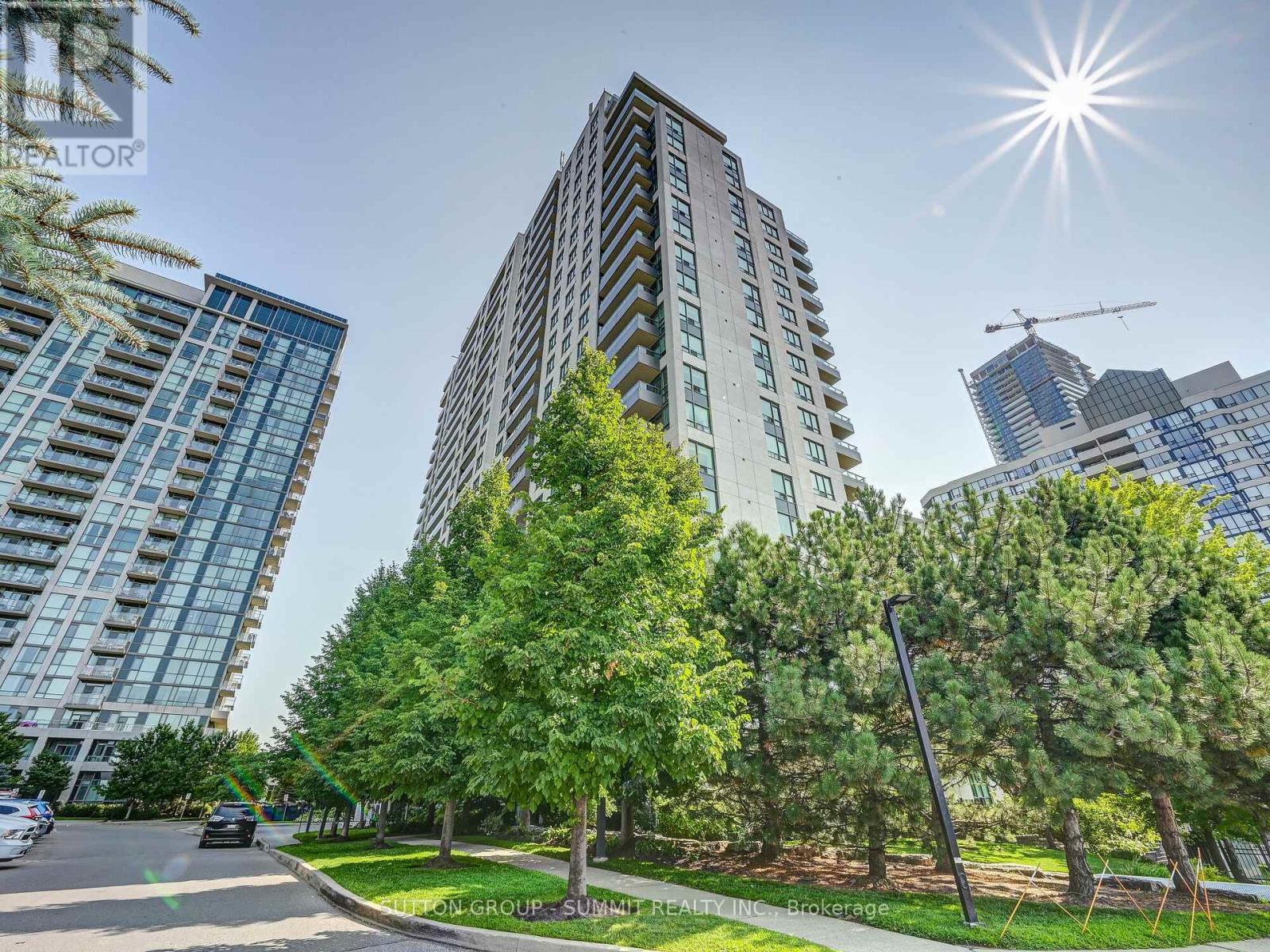 701 - 335 Rathburn Road W, Mississauga, Ontario  L5B 0C8 - Photo 3 - W12796092