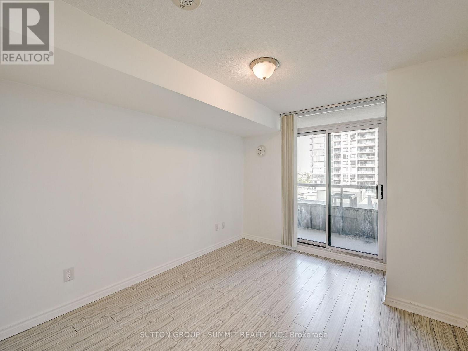 701 - 335 Rathburn Road W, Mississauga, Ontario  L5B 0C8 - Photo 30 - W12796092