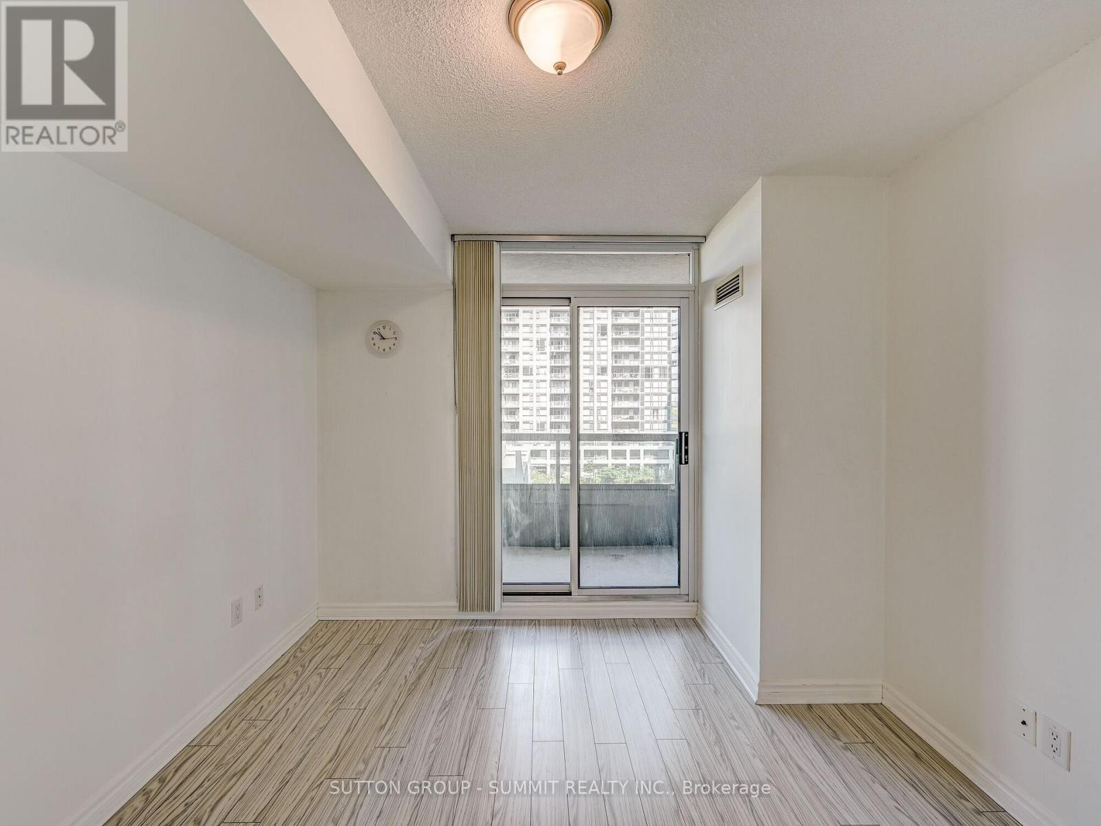 701 - 335 Rathburn Road W, Mississauga, Ontario  L5B 0C8 - Photo 32 - W12796092