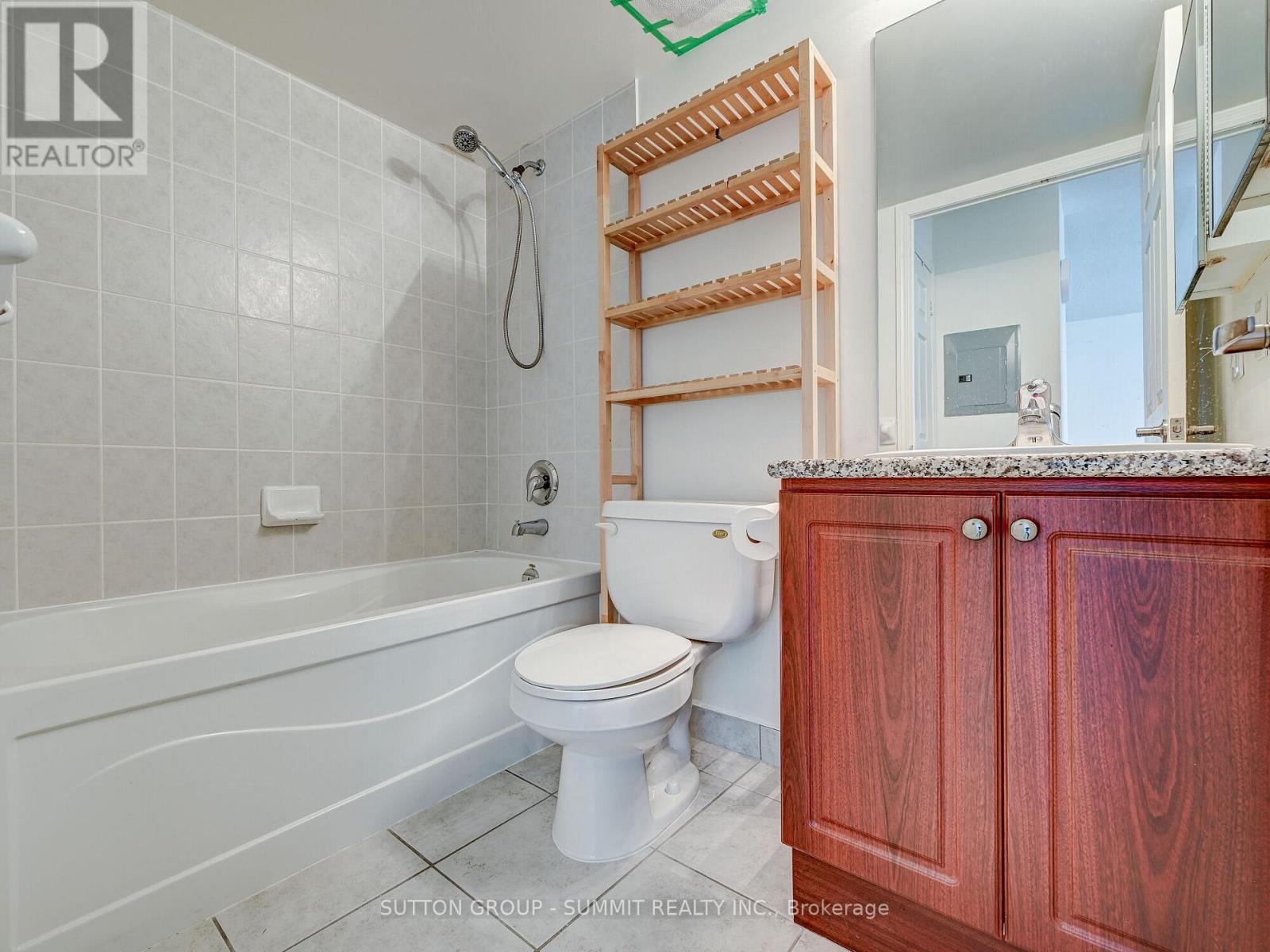 701 - 335 Rathburn Road W, Mississauga, Ontario  L5B 0C8 - Photo 36 - W12796092