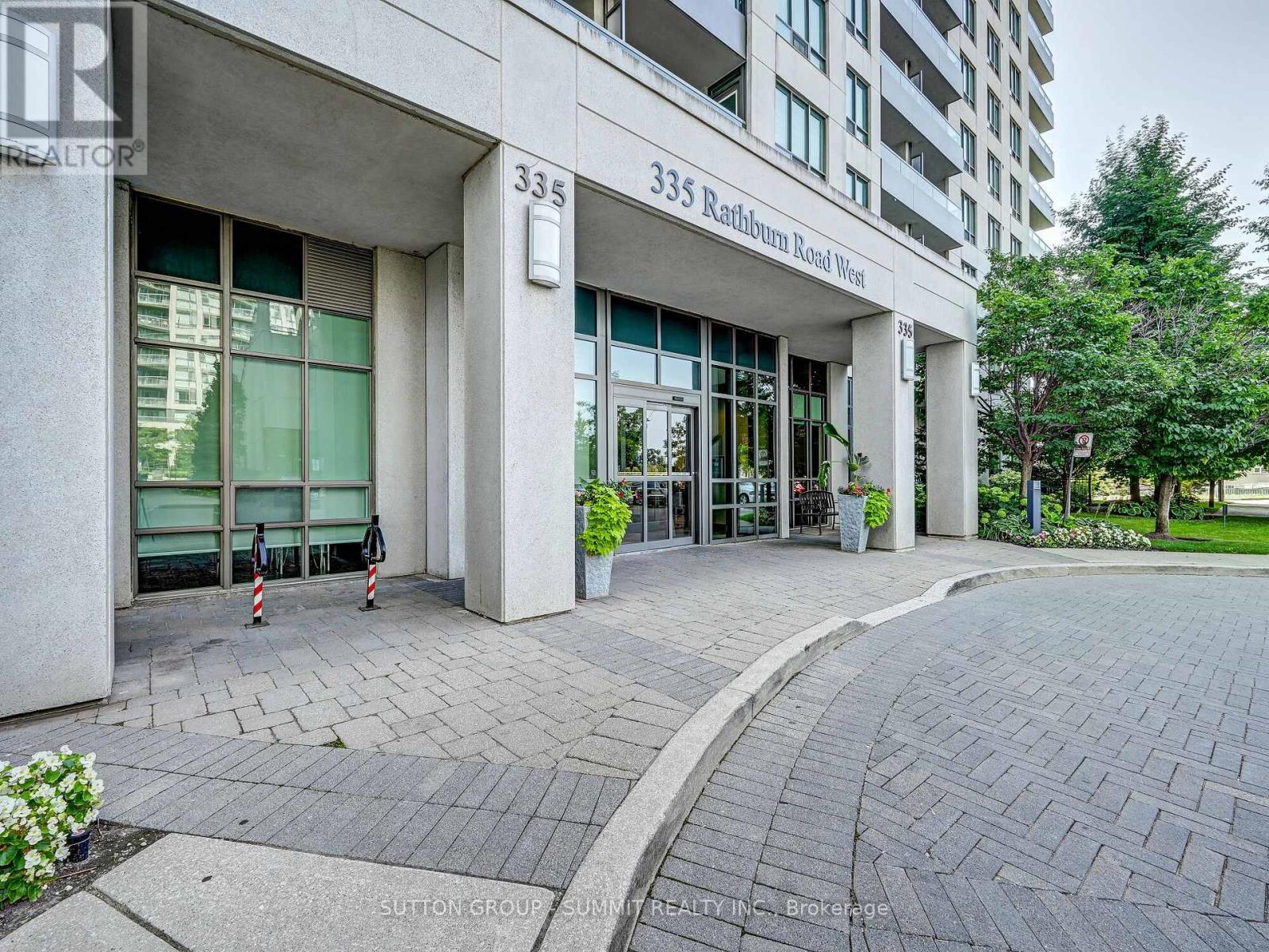 701 - 335 Rathburn Road W, Mississauga, Ontario  L5B 0C8 - Photo 4 - W12796092