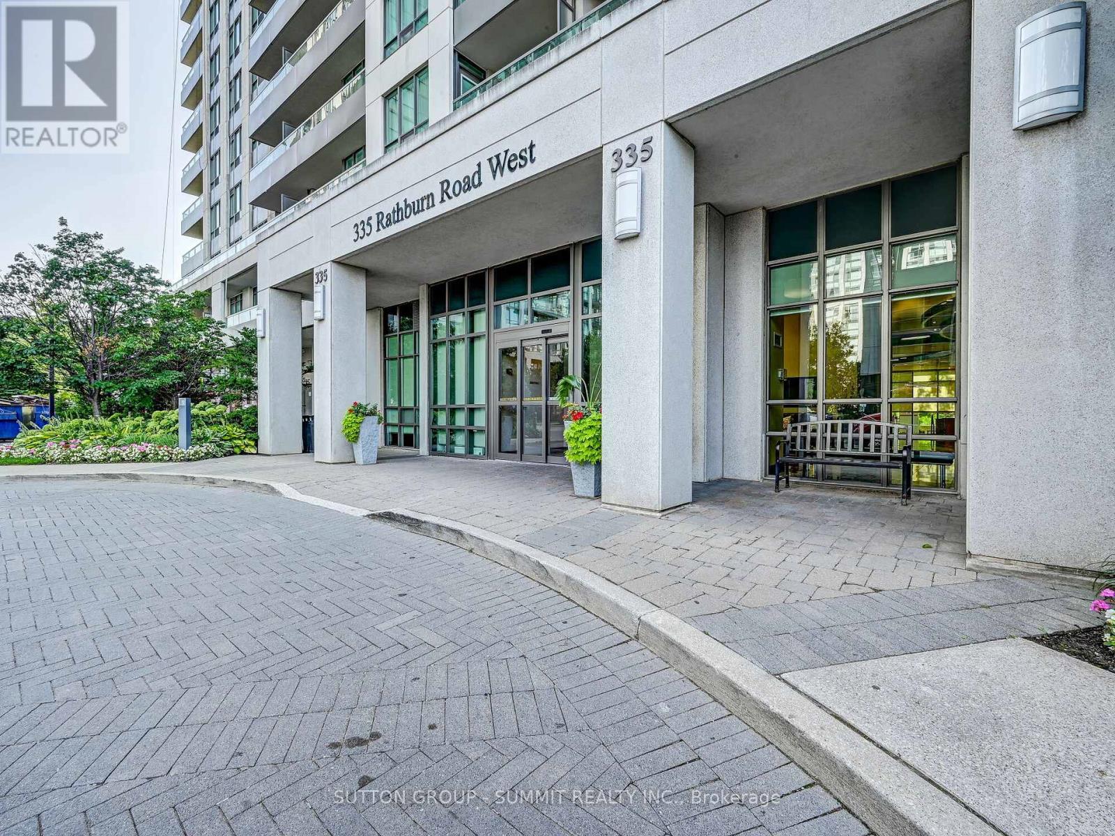 701 - 335 Rathburn Road W, Mississauga, Ontario  L5B 0C8 - Photo 5 - W12796092