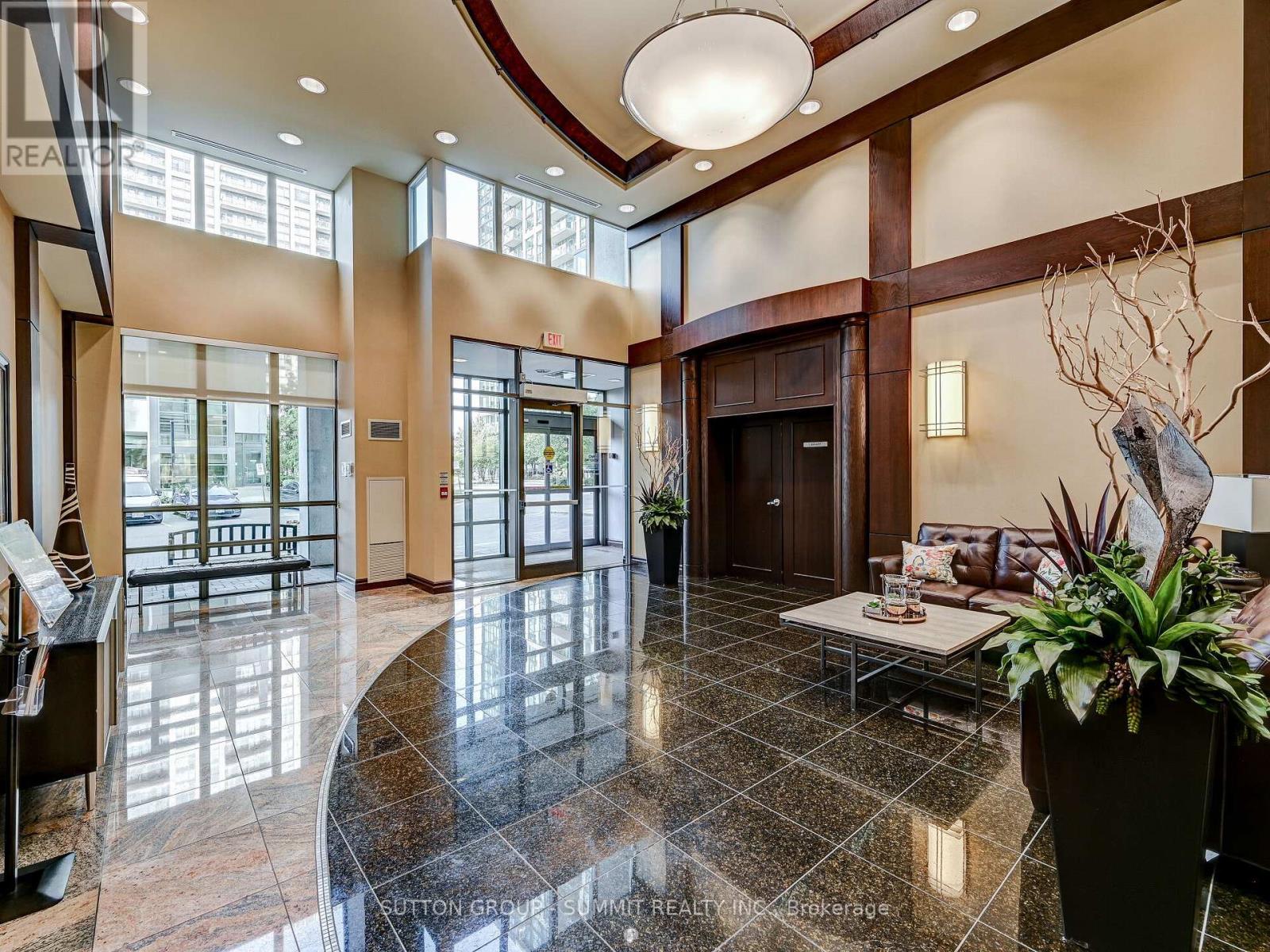 701 - 335 Rathburn Road W, Mississauga, Ontario  L5B 0C8 - Photo 6 - W12796092