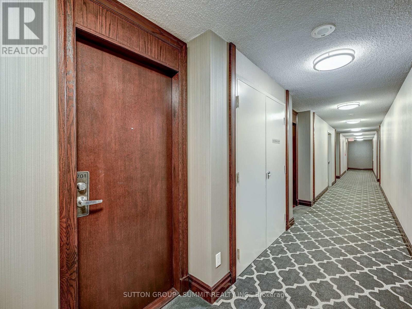 701 - 335 Rathburn Road W, Mississauga, Ontario  L5B 0C8 - Photo 9 - W12796092