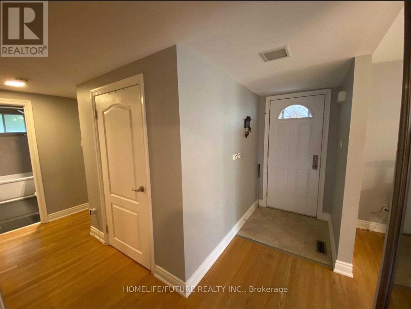 13 Bromley Crescent, Brampton (Avondale), Ontario  L6T 1Z2 - Photo 6 - W12796118