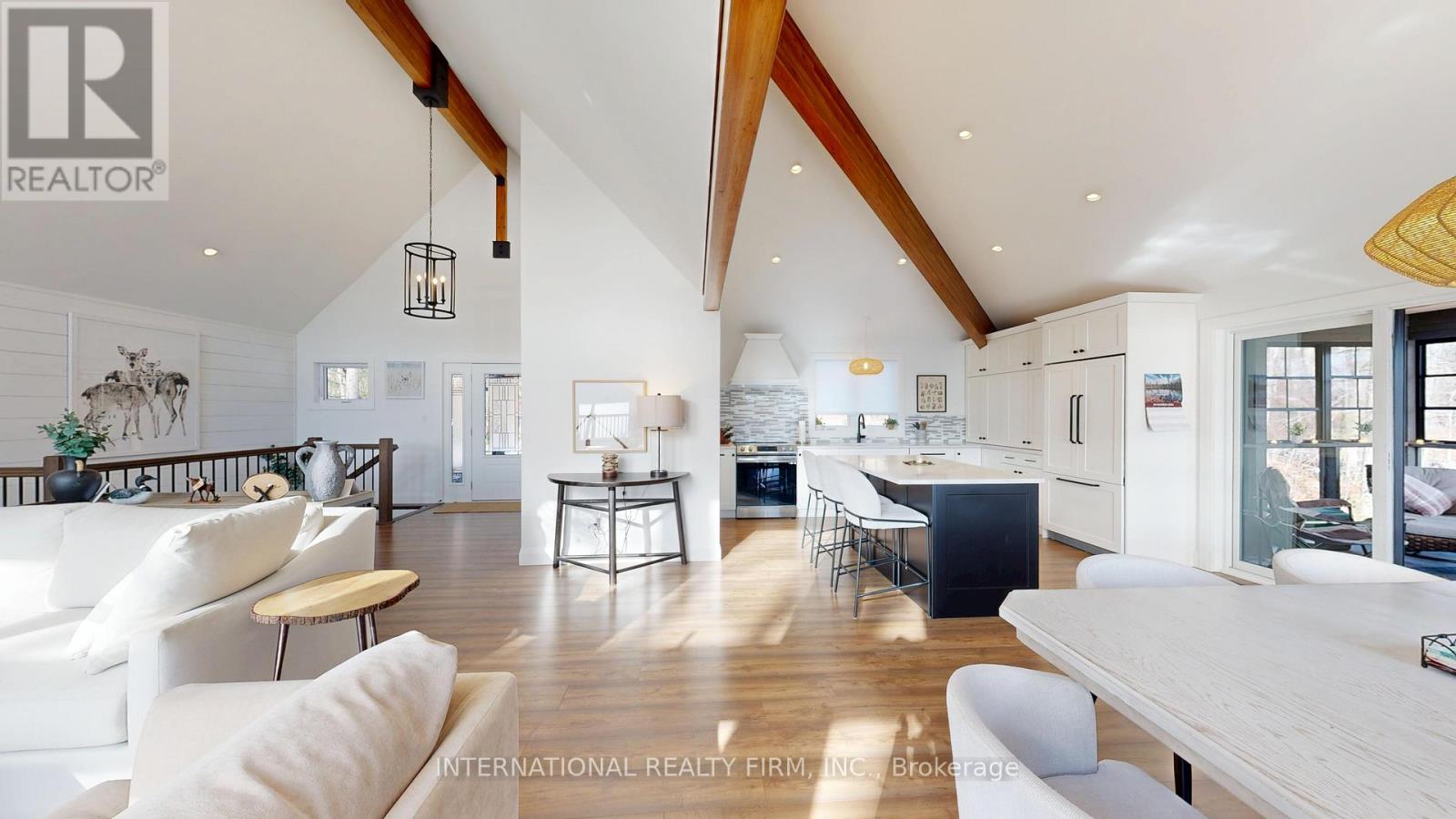 1073 Watson Road, Lake Of Bays (Ridout), Ontario  P0B 0A3 - Photo 11 - X12796084