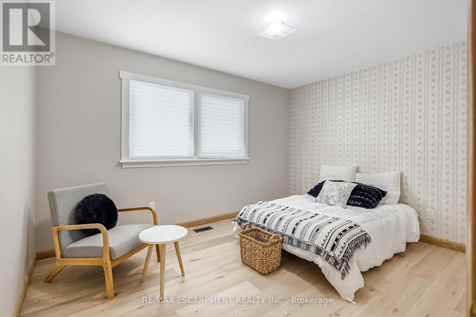 626 Iroquois Avenue, Hamilton (Ancaster), Ontario  L9G 3B4 - Photo 24 - X12796098