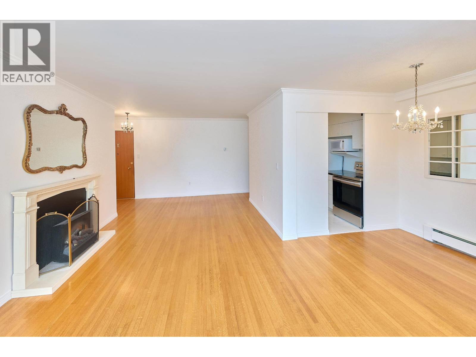 Listing Picture 8 of 26 : 302 1315 CARDERO STREET, Vancouver / 溫哥華 - 魯藝地產 Yvonne Lu Group - MLS Medallion Club Member