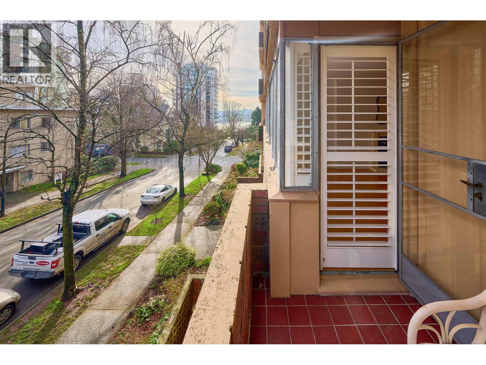 Listing Picture 22 of 26 : 302 1315 CARDERO STREET, Vancouver / 溫哥華 - 魯藝地產 Yvonne Lu Group - MLS Medallion Club Member